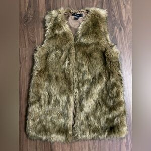 Forever 21 Faux Fur Vest Women’s size Small